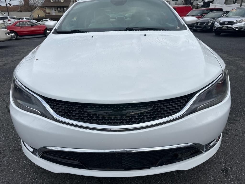 Chrysler 200  2015