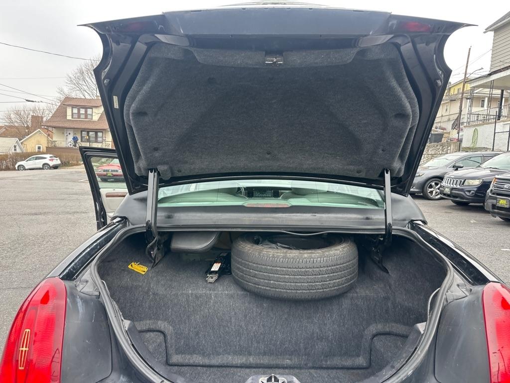 Lincoln Town Car  2002