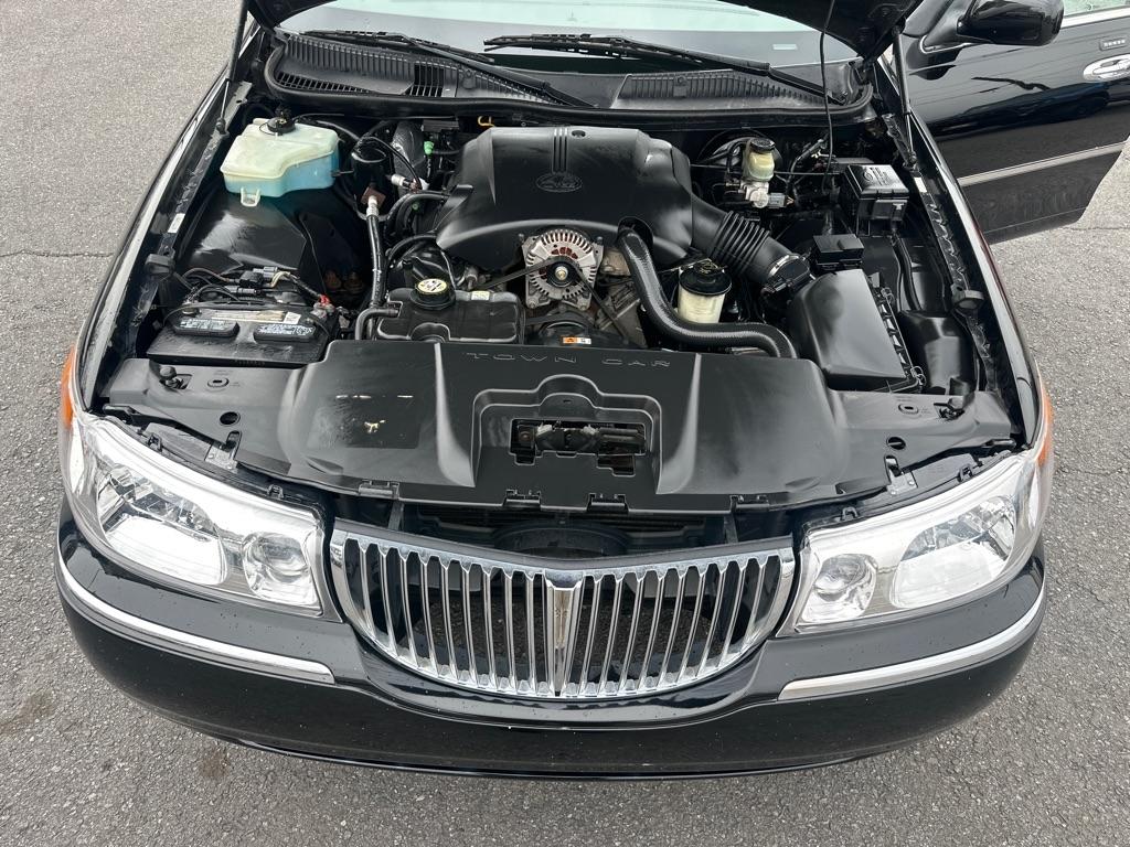 Lincoln Town Car  2002