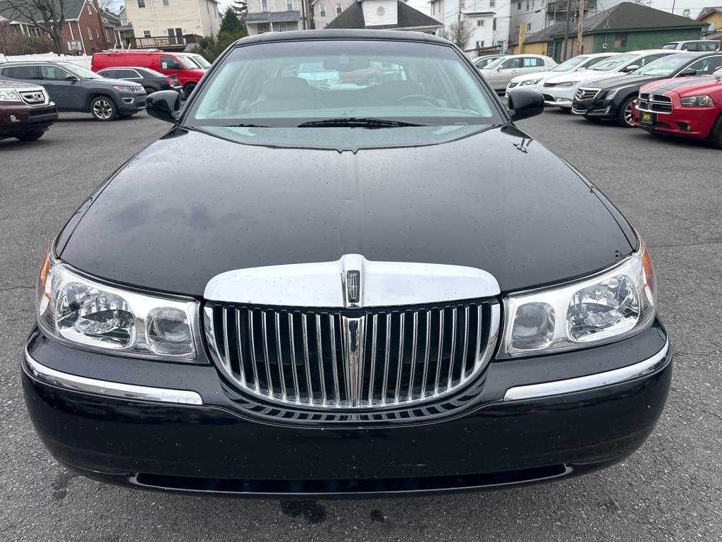 Lincoln Town Car 4dr Sdn Cartier Prem. 2002