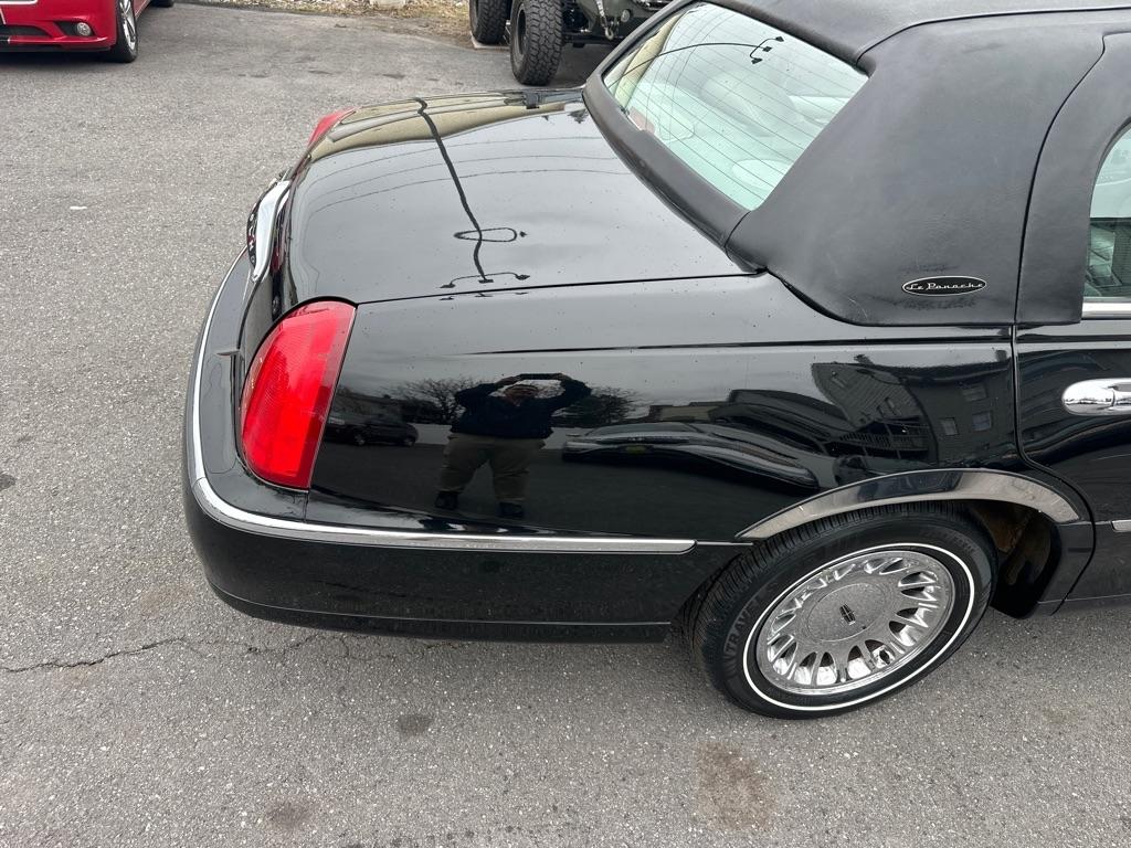 Lincoln Town Car 4dr Sdn Cartier Prem. 2002