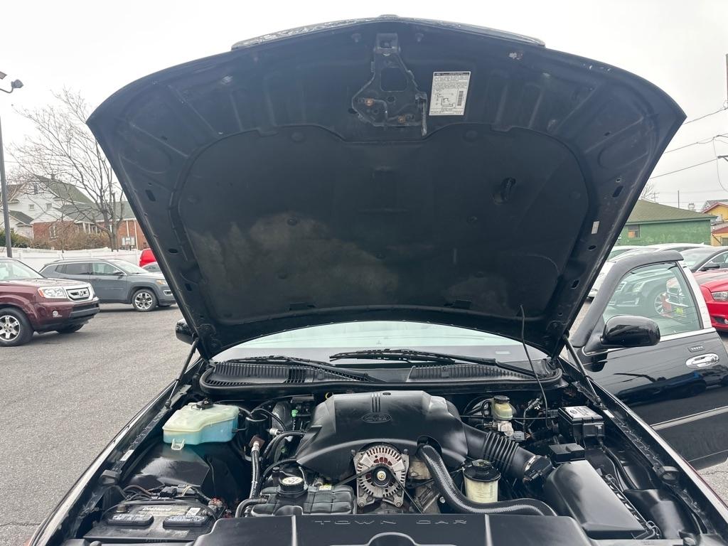 Lincoln Town Car 4dr Sdn Cartier Prem. 2002