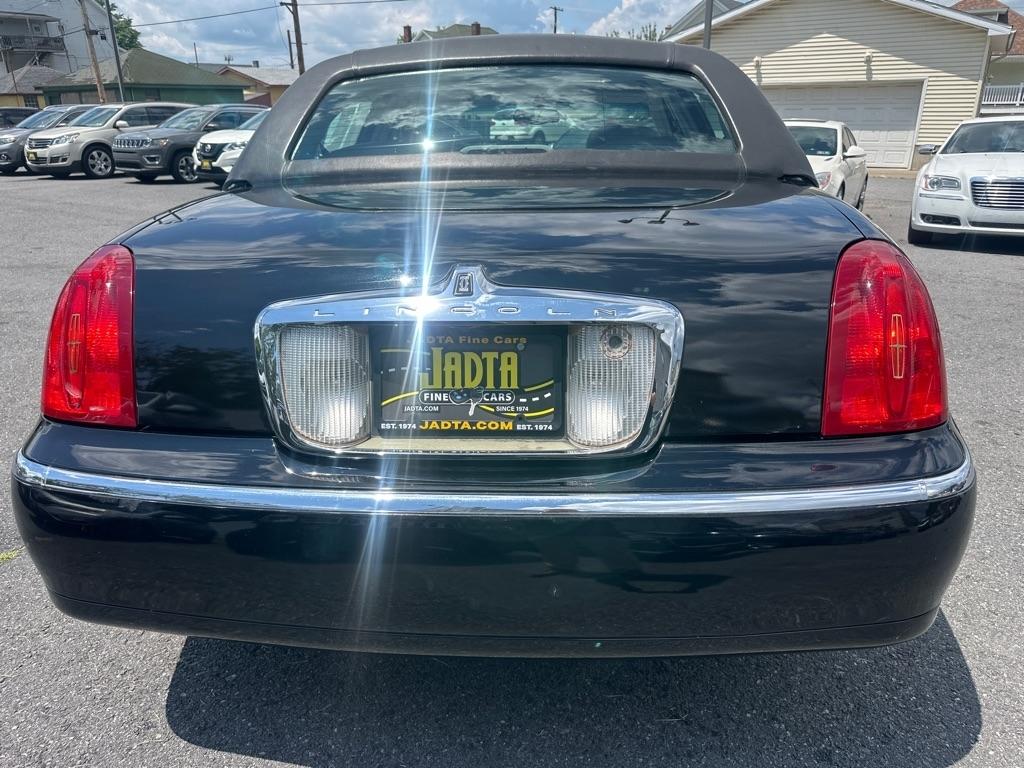 Lincoln Town Car 4dr Sdn Cartier Prem. 2002