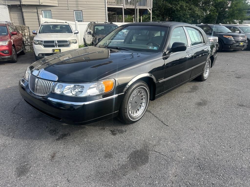 Lincoln Town Car 4dr Sdn Cartier Prem. 2002