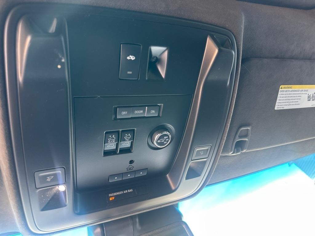 Cadillac Escalade  2016
