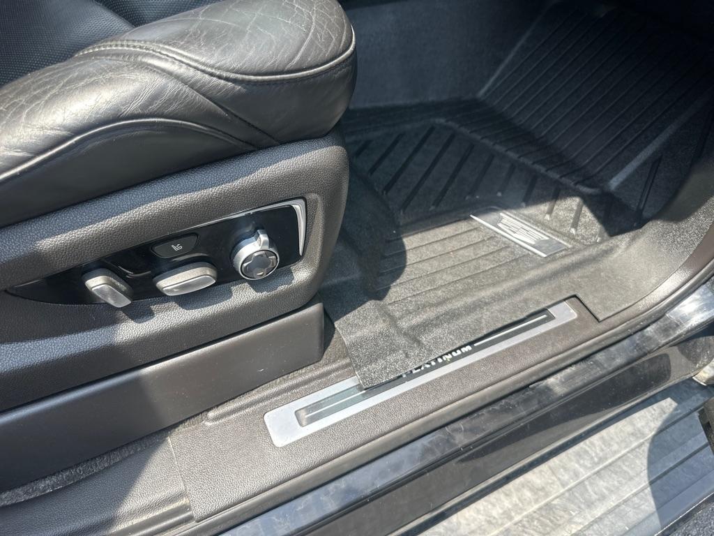 Cadillac Escalade  2016