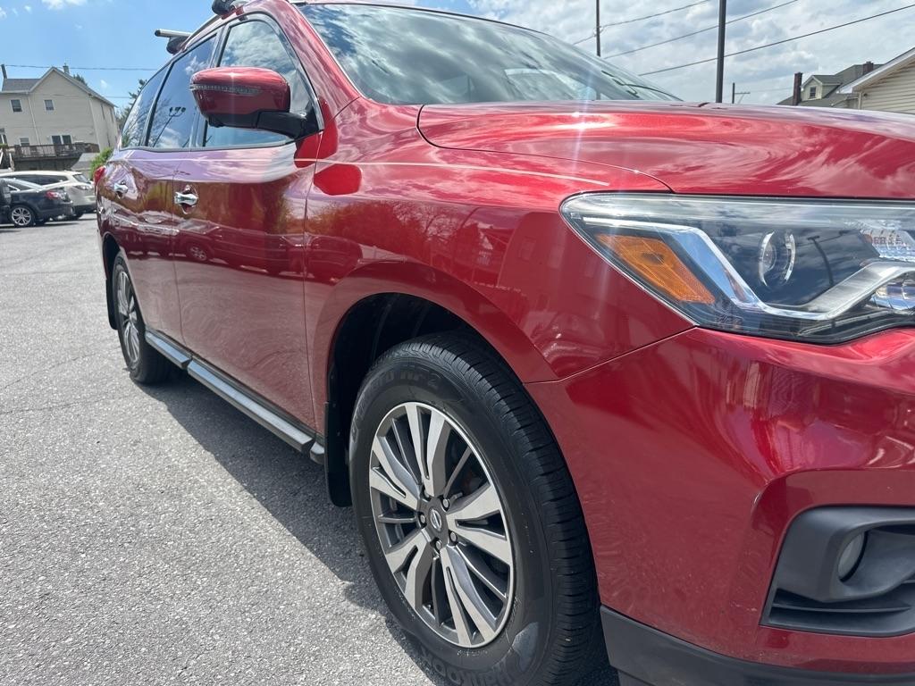 Nissan Pathfinder SL 4D SUV 4X4 2017