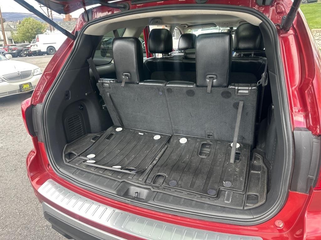 Nissan Pathfinder SL 4D SUV 4X4 2017
