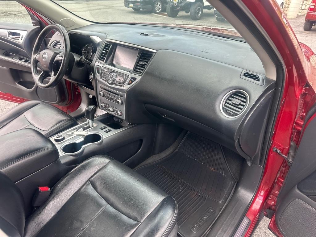 Nissan Pathfinder SL 4D SUV 4X4 2017