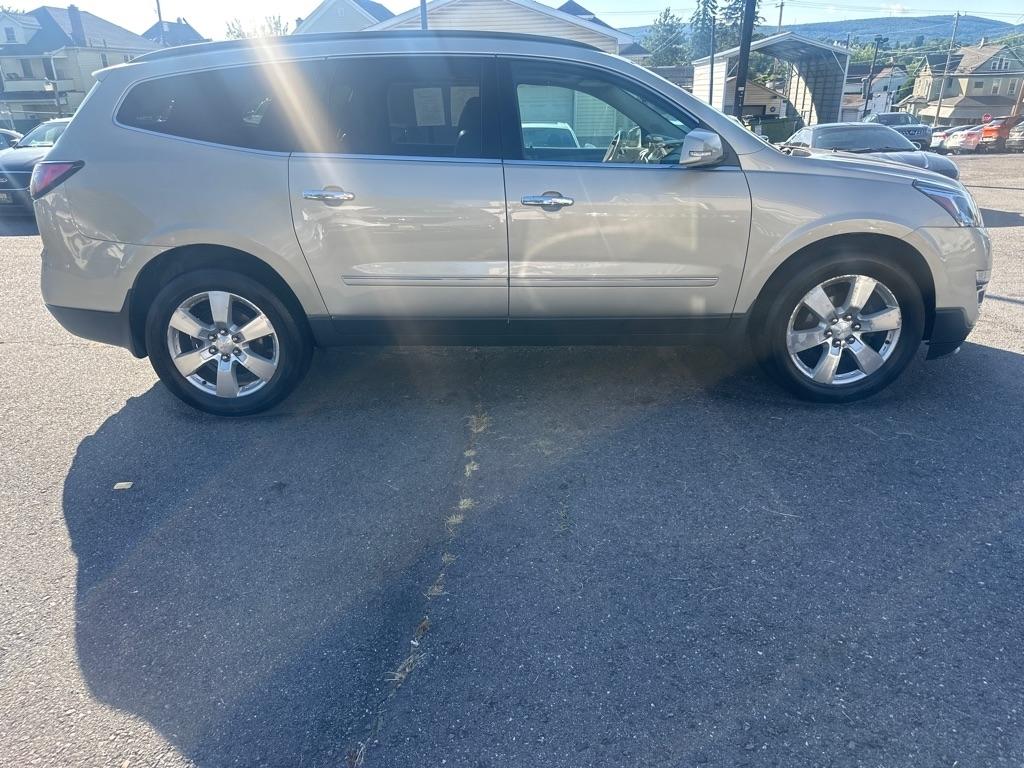 Chevrolet Traverse LTZ 4D SUV AWD 2013