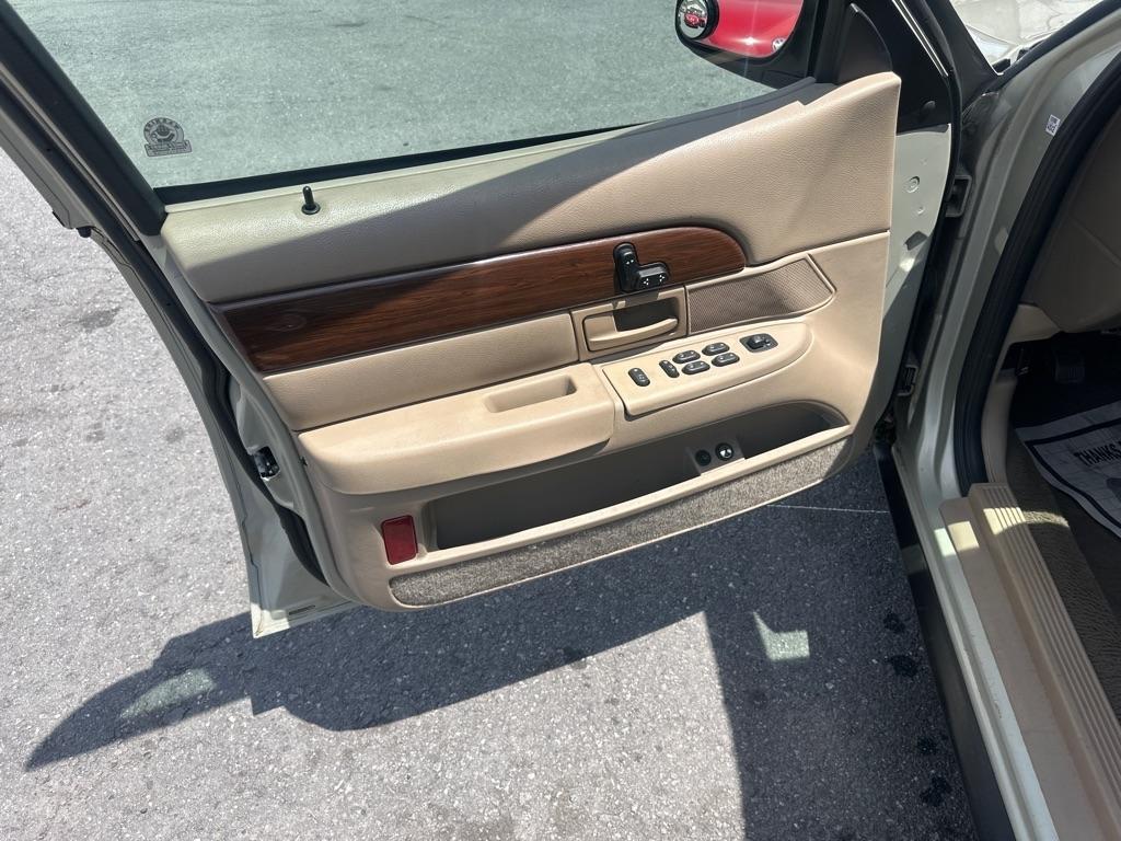 Mercury Grand Marquis LS Ultimate 2004