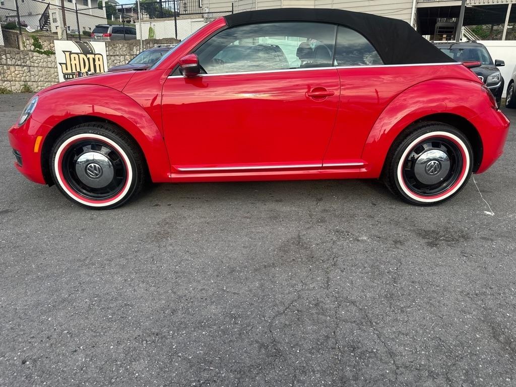 Volkswagen Beetle 2.5L Convertible 2013