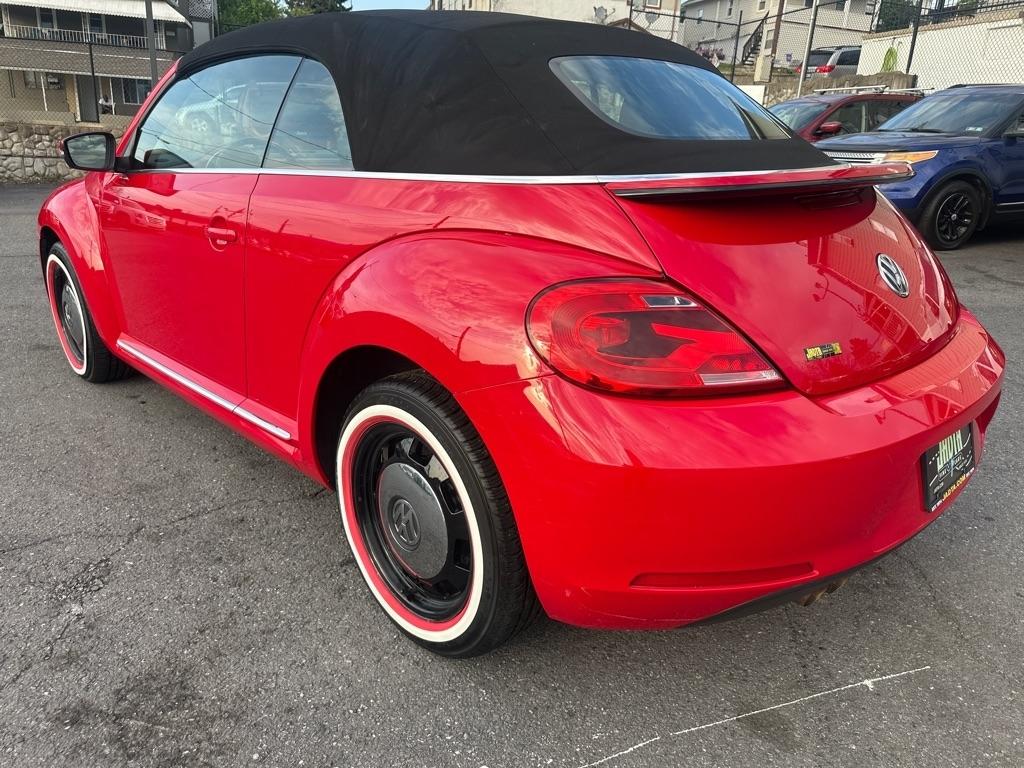 Volkswagen Beetle 2.5L Convertible 2013