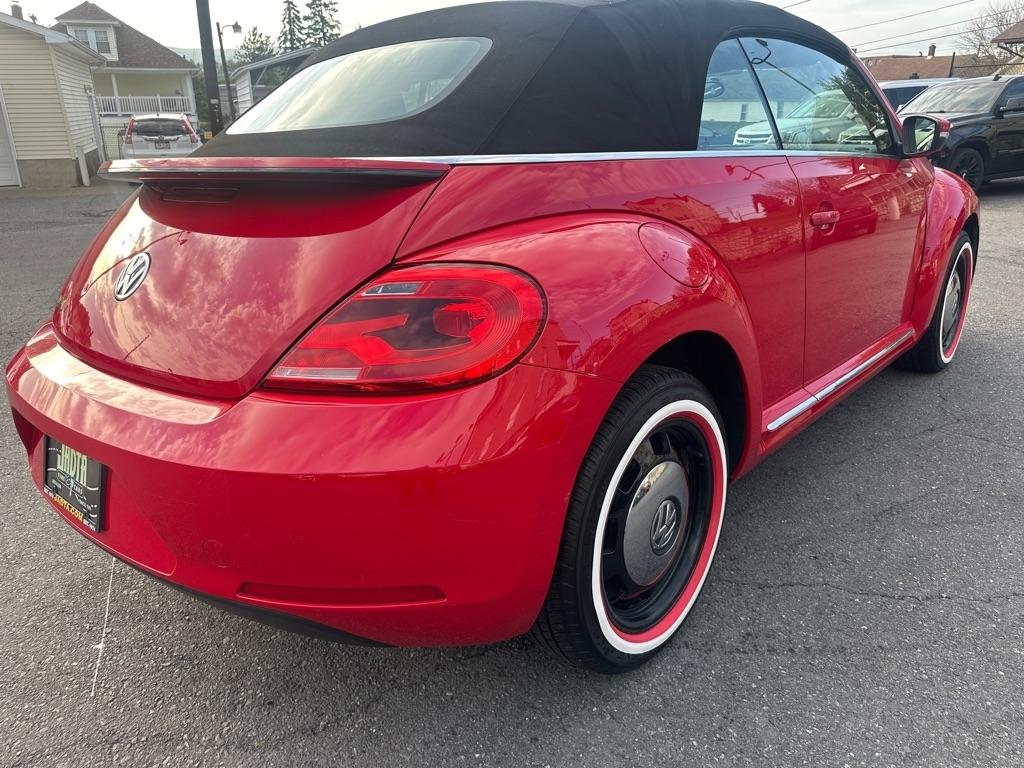 Volkswagen Beetle 2.5L Convertible 2013