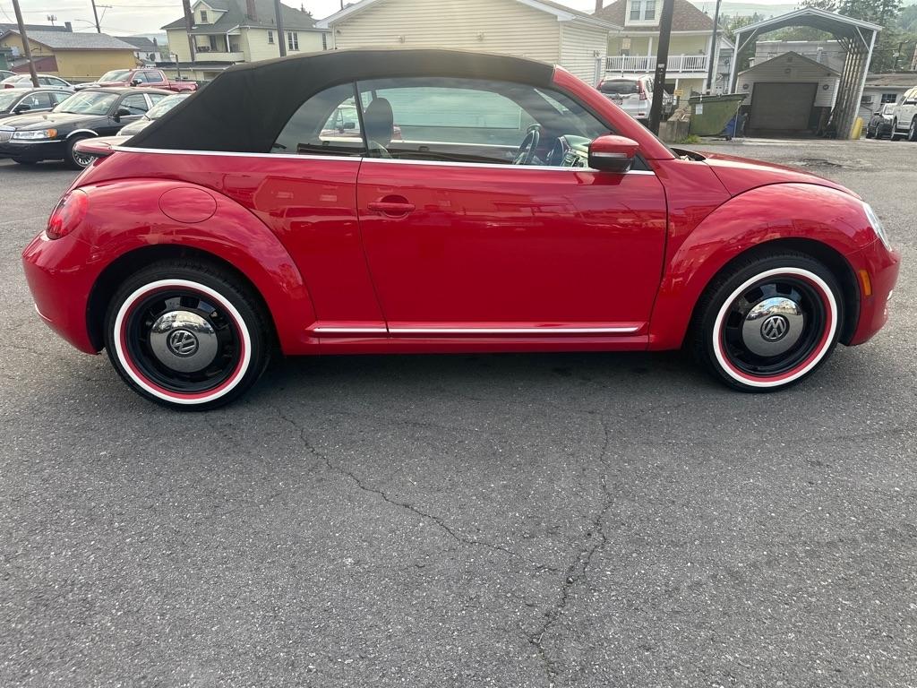 Volkswagen Beetle 2.5L Convertible 2013