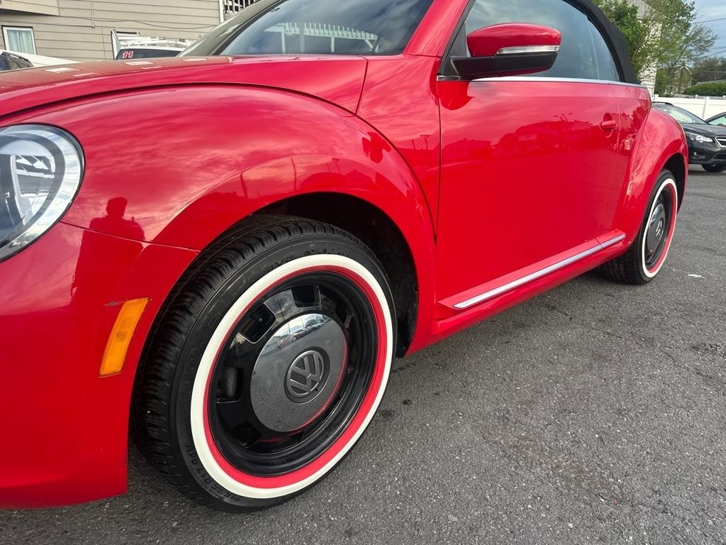 Volkswagen Beetle 2.5L Convertible 2013