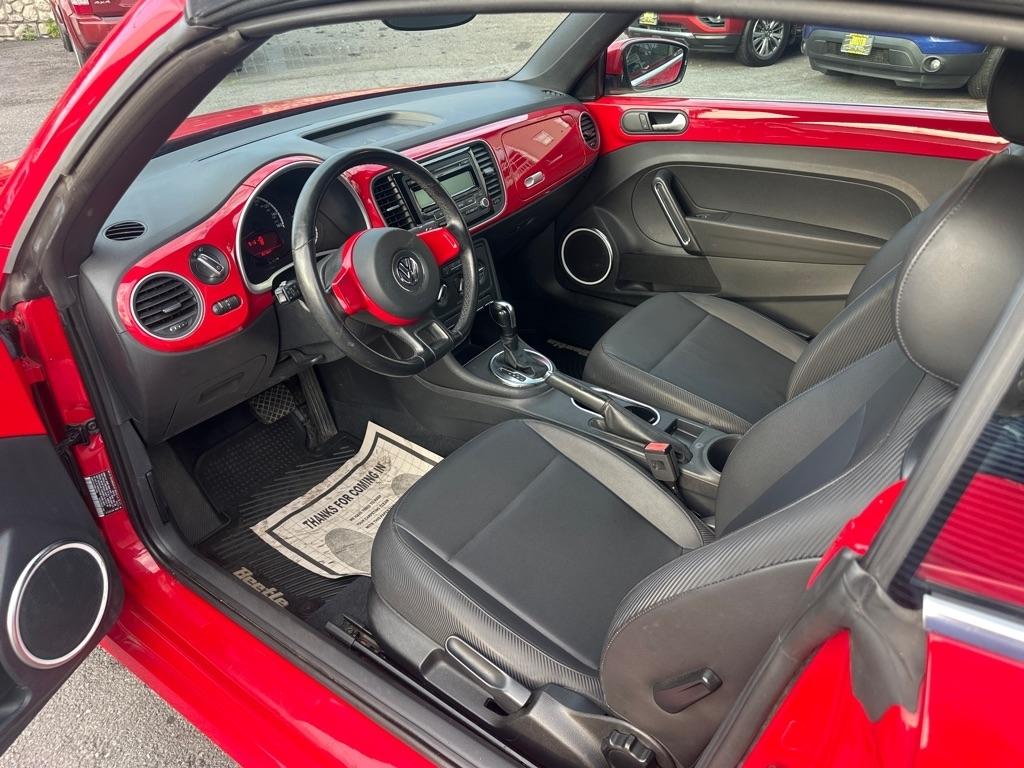 Volkswagen Beetle 2.5L Convertible 2013