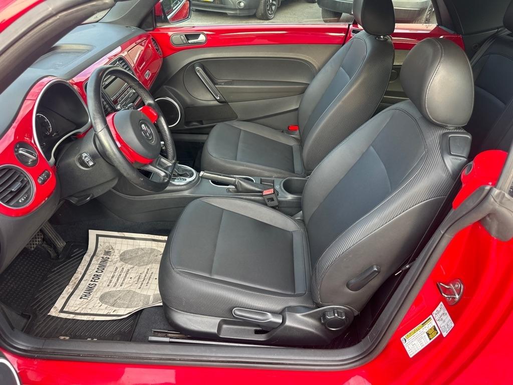 Volkswagen Beetle 2.5L Convertible 2013