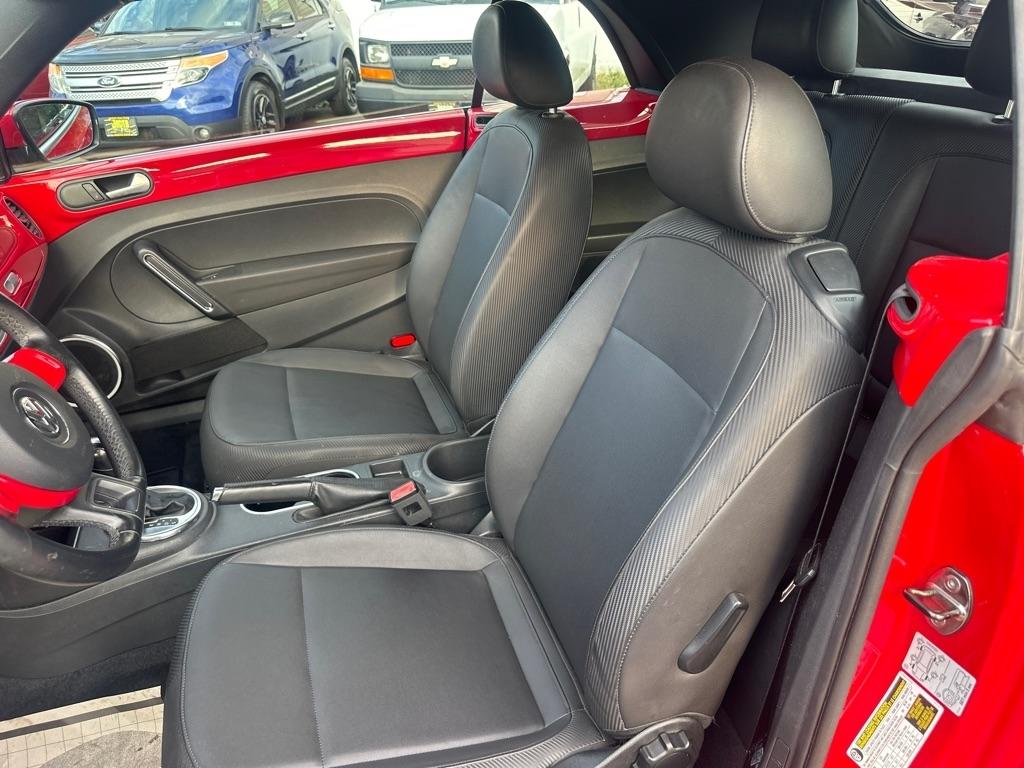 Volkswagen Beetle 2.5L Convertible 2013