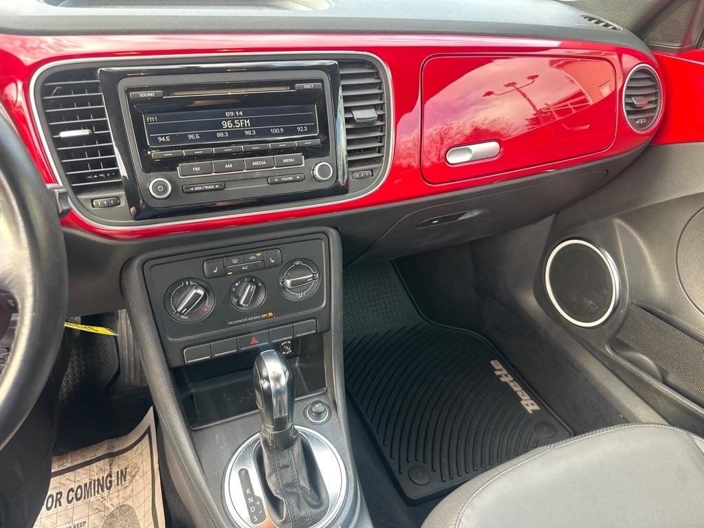 Volkswagen Beetle 2.5L Convertible 2013