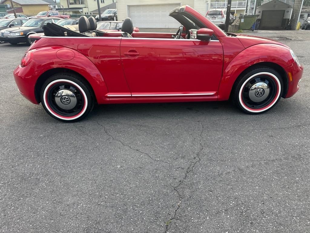Volkswagen Beetle 2.5L Convertible 2013