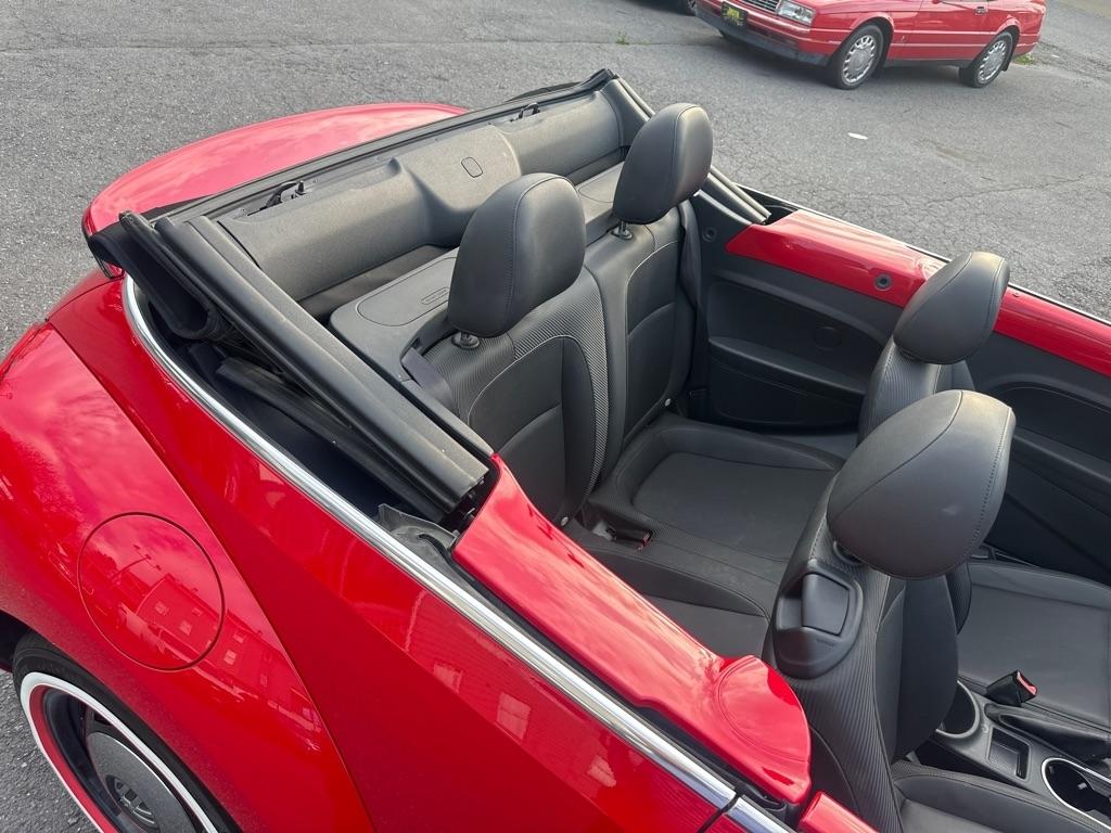 Volkswagen Beetle 2.5L Convertible 2013