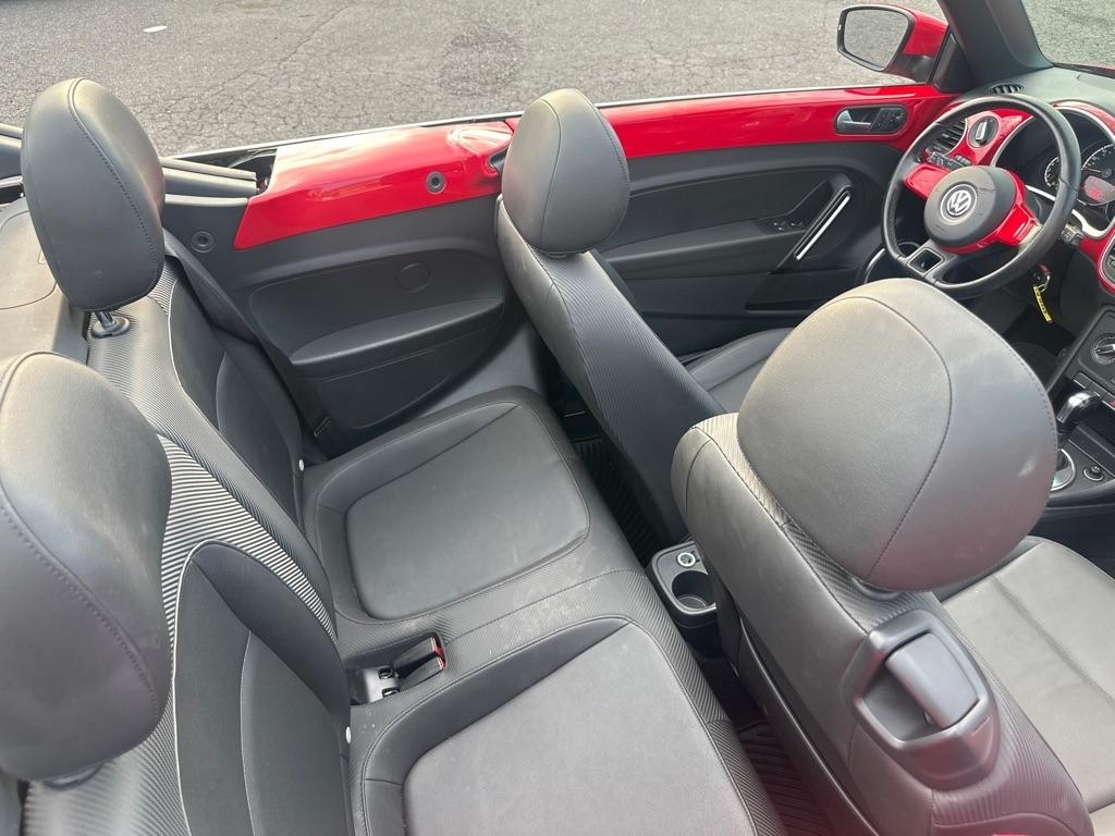 Volkswagen Beetle 2.5L Convertible 2013