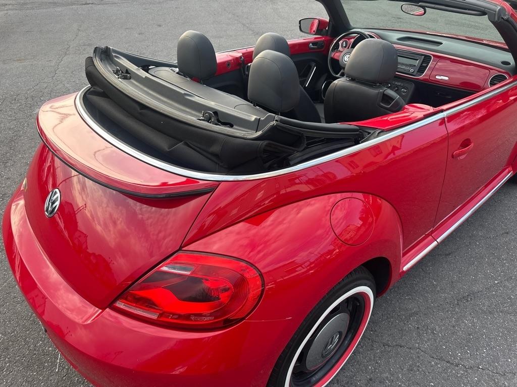 Volkswagen Beetle 2.5L Convertible 2013