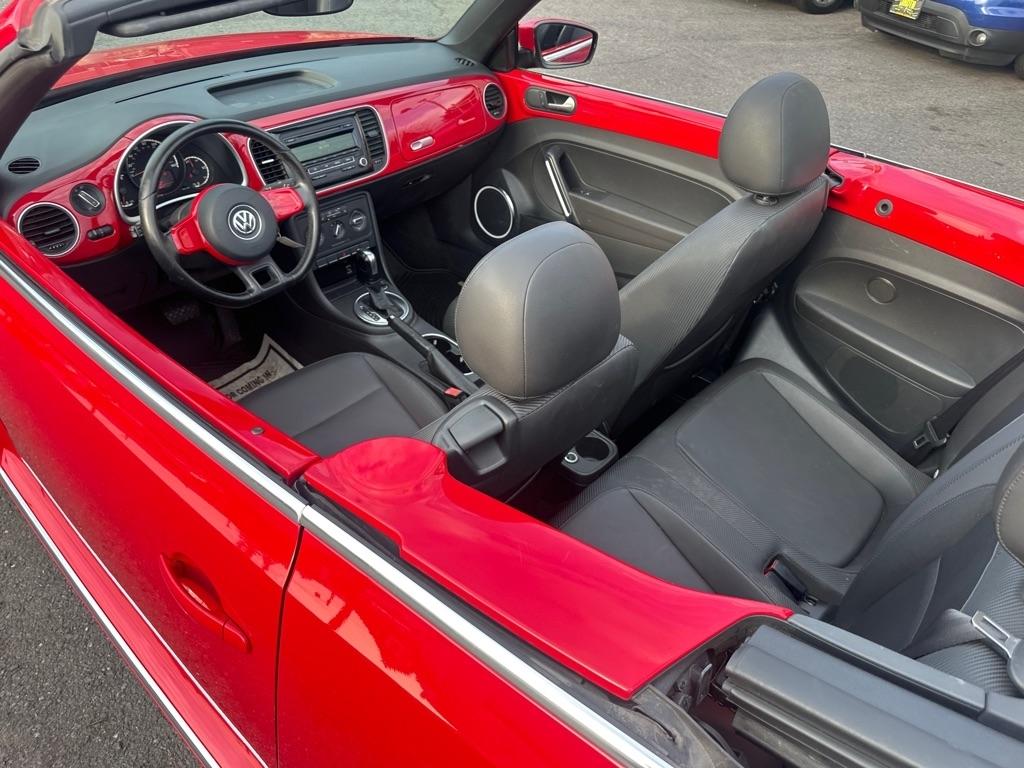 Volkswagen Beetle 2.5L Convertible 2013