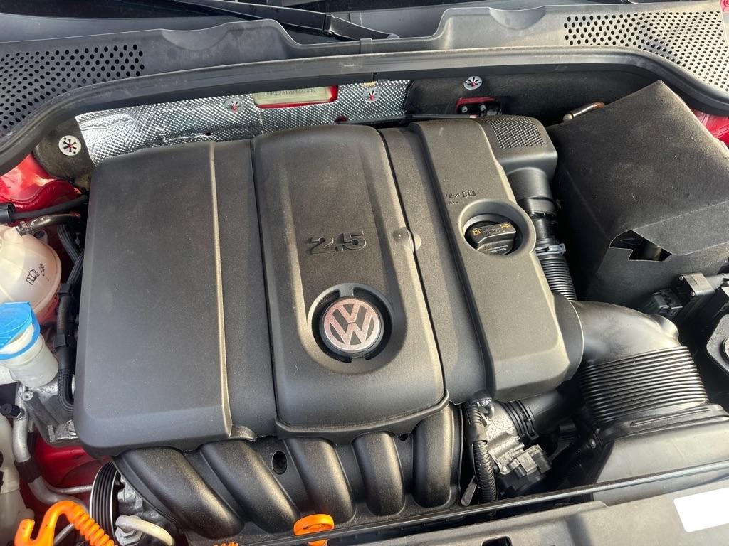 Volkswagen Beetle 2.5L Convertible 2013