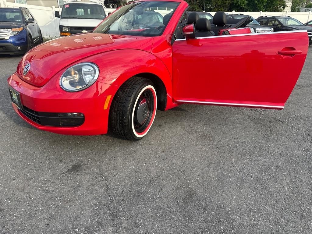 Volkswagen Beetle 2.5L Convertible 2013