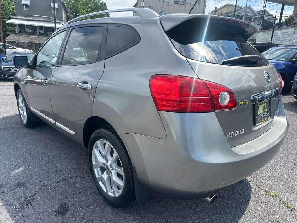 Nissan Rogue  2012