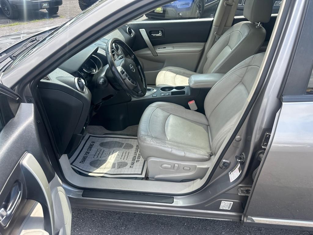 Nissan Rogue  2012
