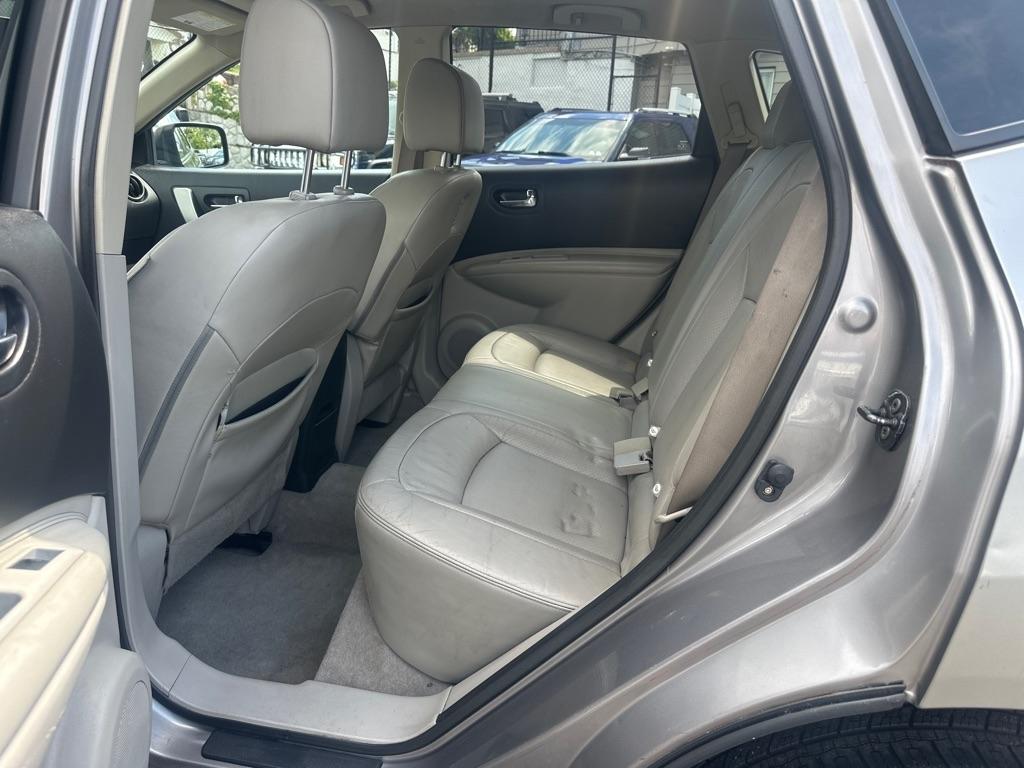 Nissan Rogue  2012