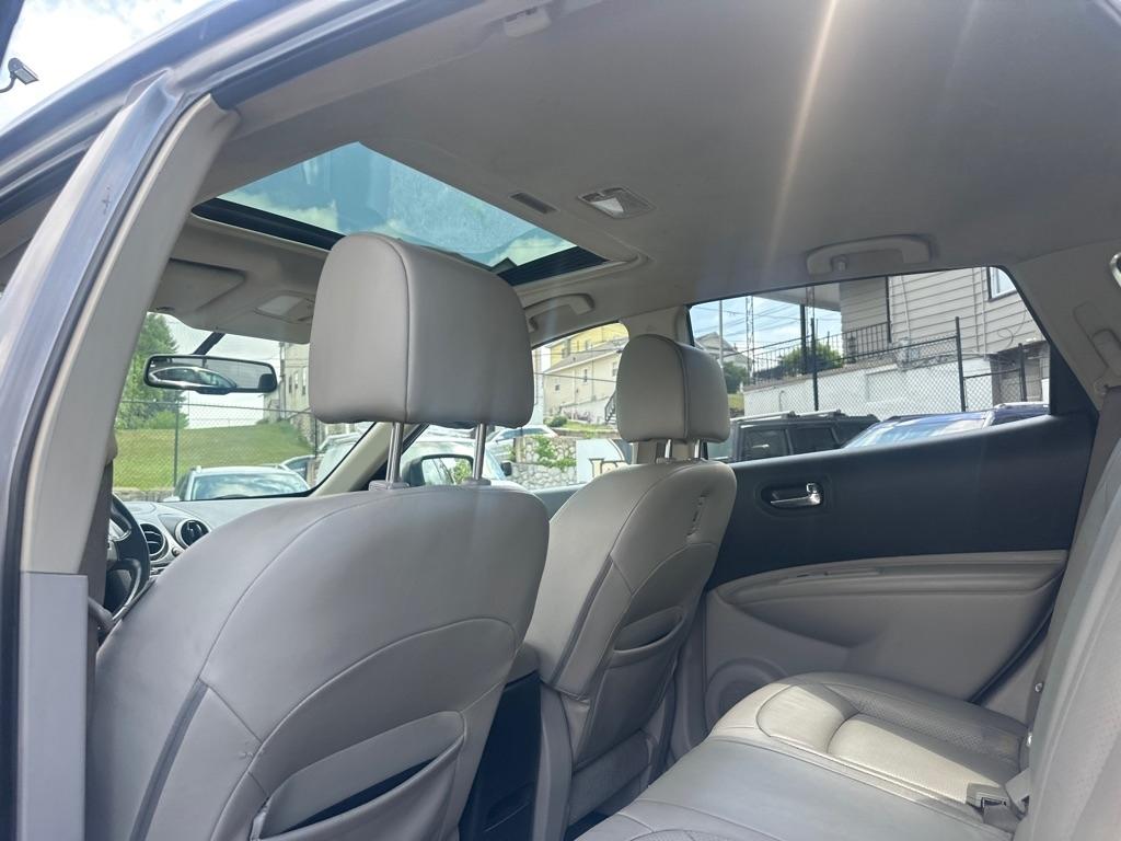 Nissan Rogue  2012