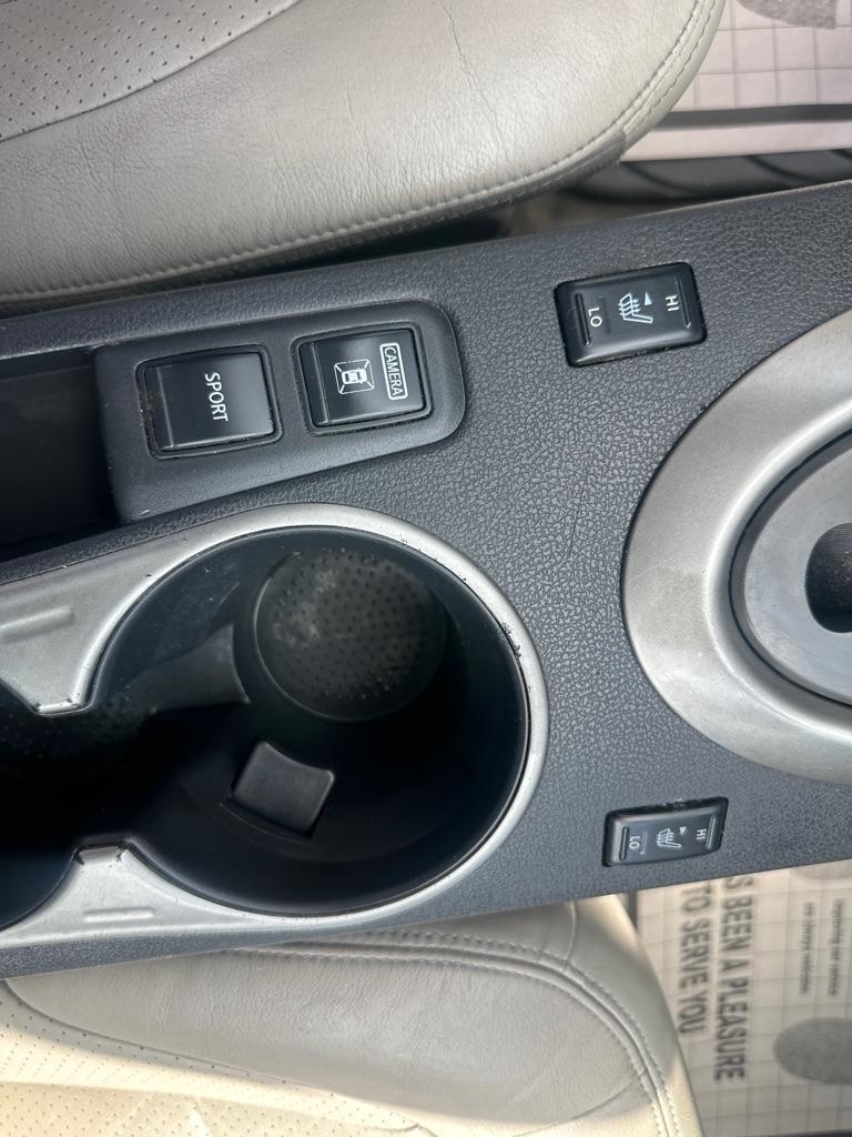 Nissan Rogue  2012