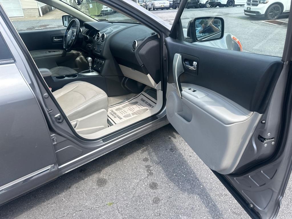Nissan Rogue  2012