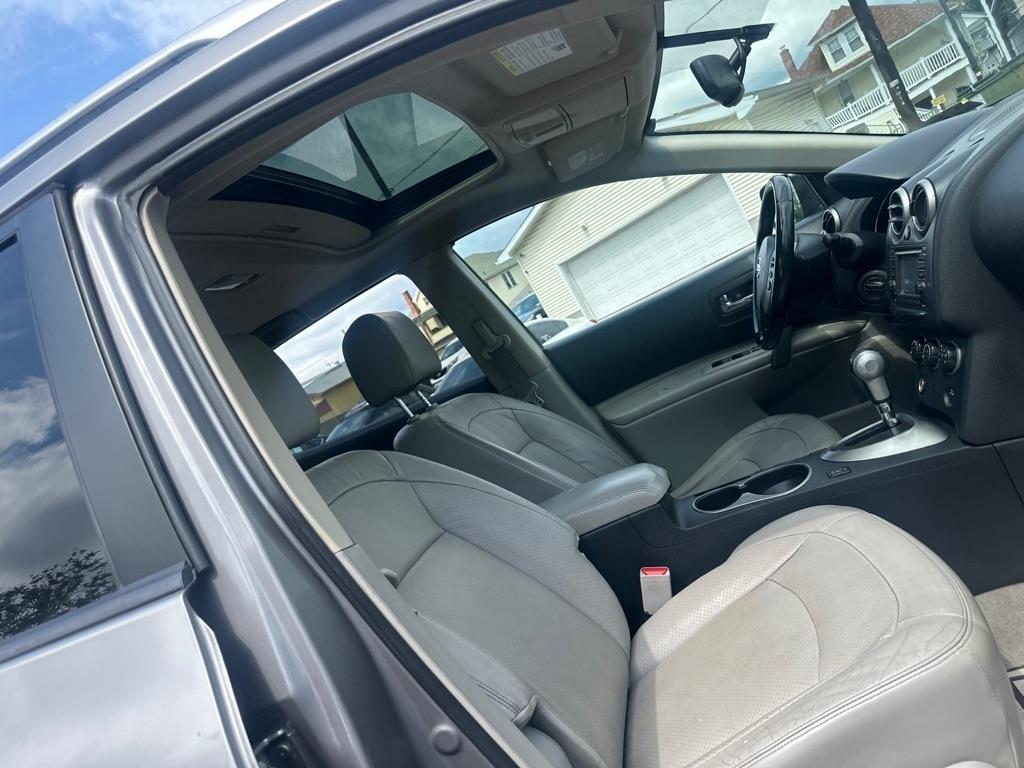 Nissan Rogue  2012