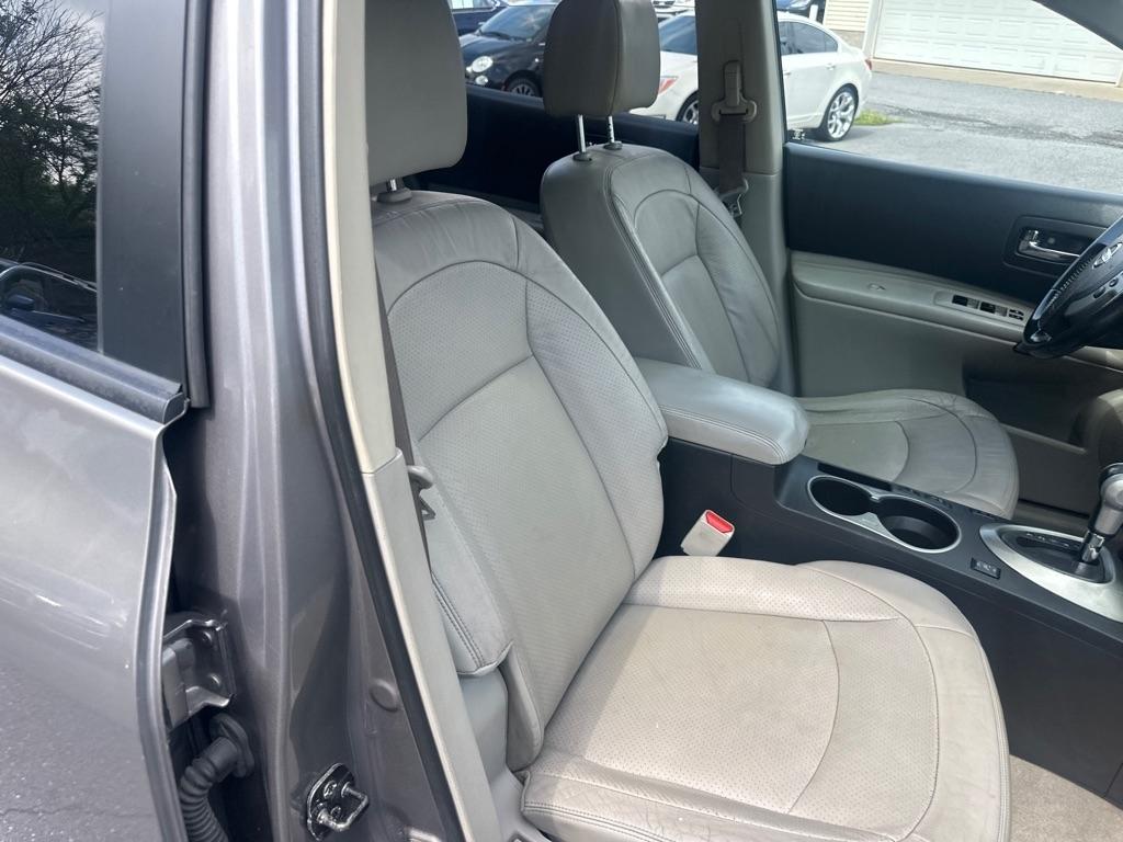 Nissan Rogue  2012