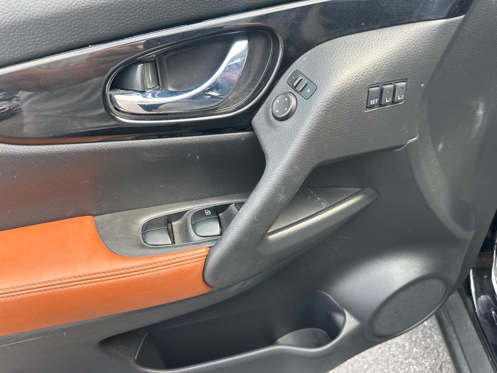 Nissan Rogue AWD Platinum *Ltd Avail* 2018