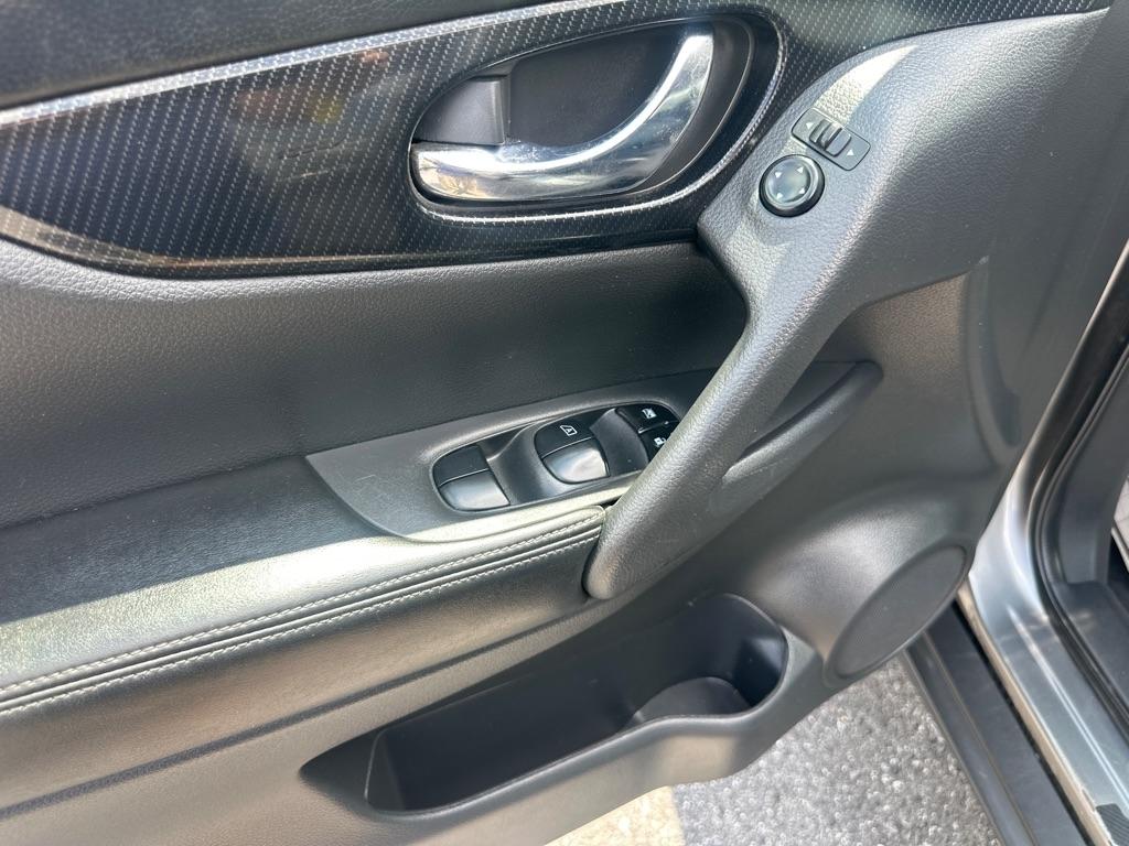 Nissan Rogue  2016