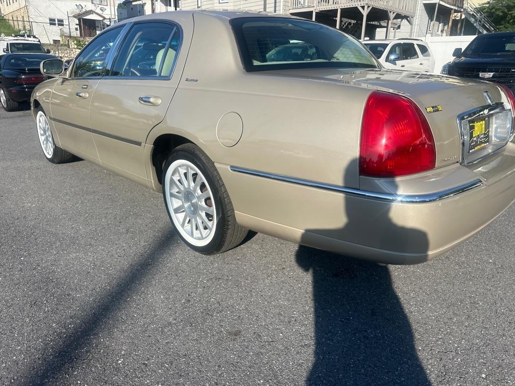 Lincoln Town Car  2006
