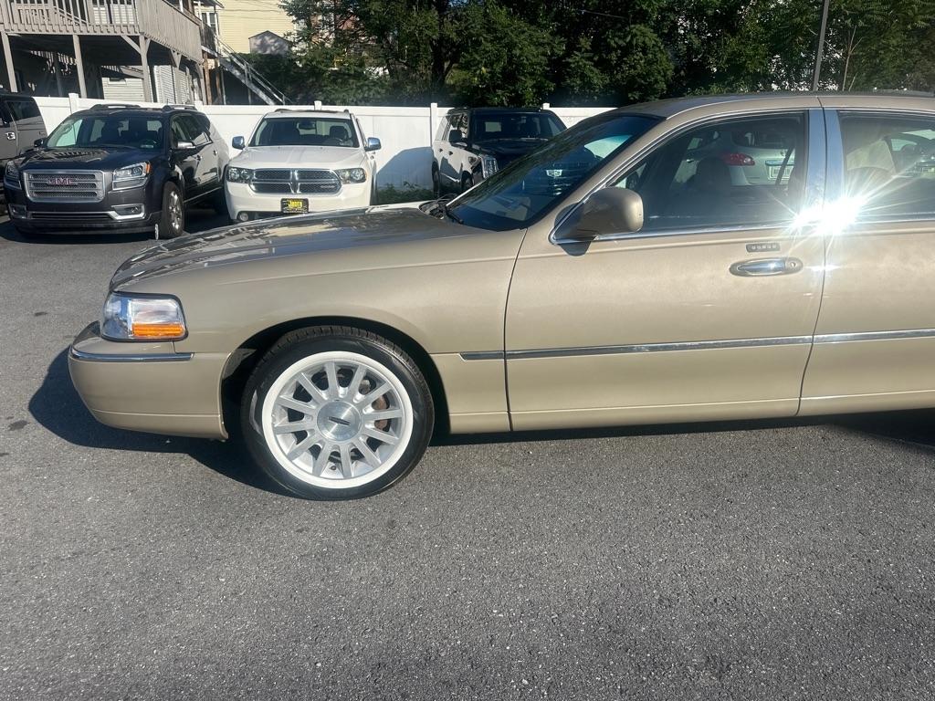 Lincoln Town Car  2006