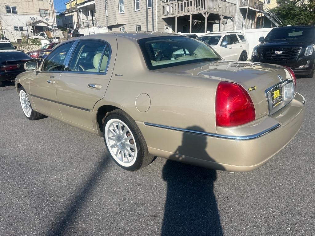 Lincoln Town Car  2006