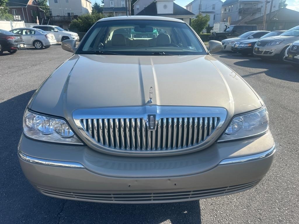 Lincoln Town Car  2006