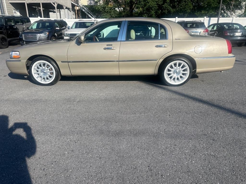 Lincoln Town Car  2006