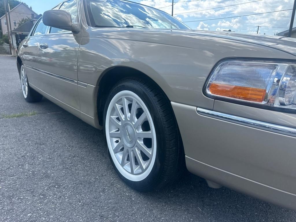 Lincoln Town Car  2006