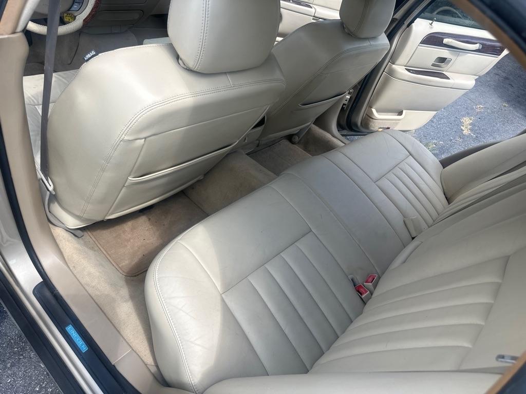 Lincoln Town Car  2006
