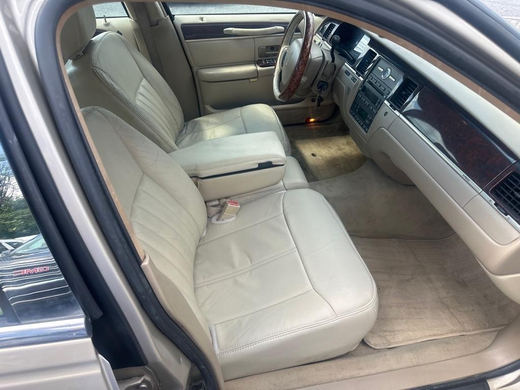 Lincoln Town Car  2006