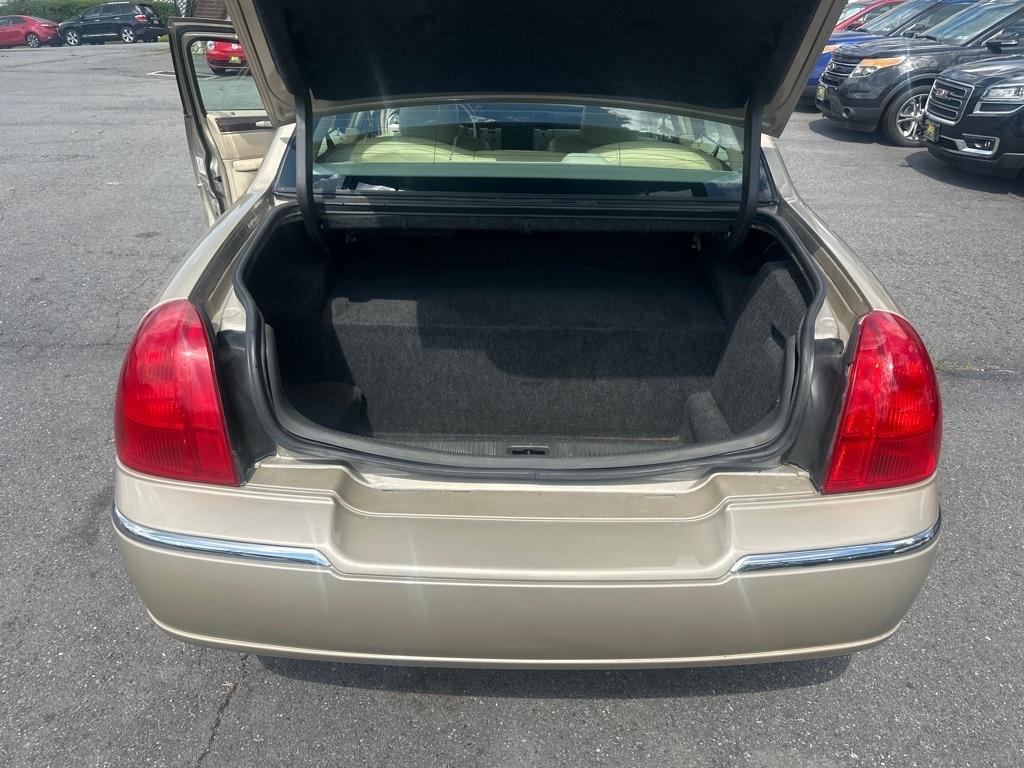 Lincoln Town Car  2006